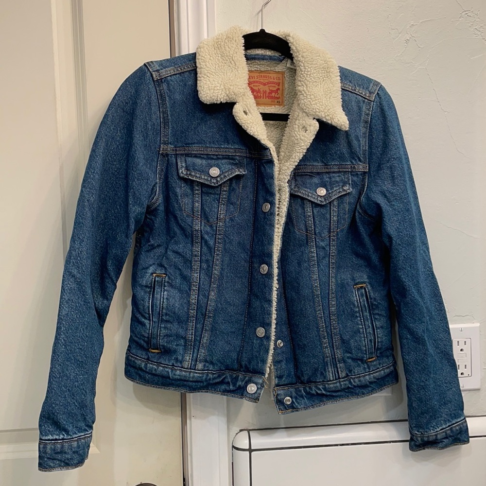 Levis Sherpa lined Jean jacket